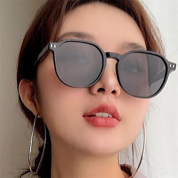 sunglasses women trendy irregular frame nails sun glasses 2021 fashion shades for outdoor protection uv400 eyewear, White;black
sunglasses women trendy irregular frame nails sun glasses 2021 fashion shades for outdoor protection uv400 eyewear, White;black