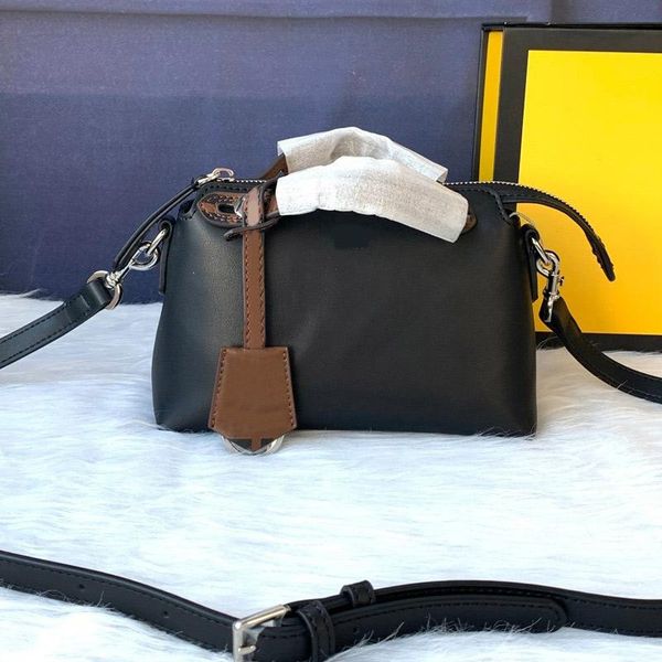 new style women handbags travel bag lady crossbody bag fashion removable shoulder strap portable genuine leather plain hand bag
new style women handbags travel bag lady crossbody bag fashion removable shoulder strap portable genuine leather plain hand bag