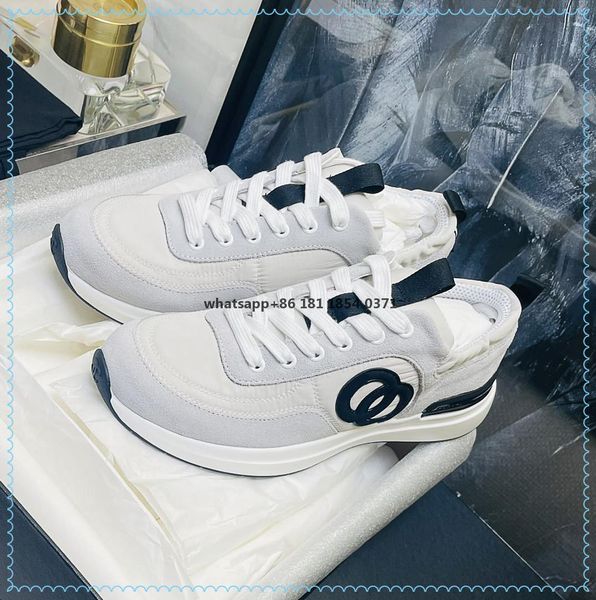 2021s luxury women casual shoes imported calfskin white net sneakers are size35-41, Red;white
2021s luxury women casual shoes imported calfskin white net sneakers are size35-41, Red;white