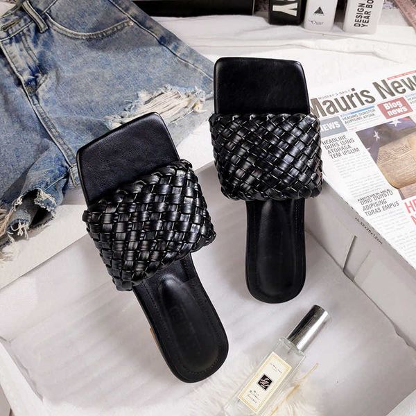 summer women casual shoes slippers rome retro thick bottom open toe sandals beach slip on slides brand design sandals y0714, Black
summer women casual shoes slippers rome retro thick bottom open toe sandals beach slip on slides brand design sandals y0714, Black