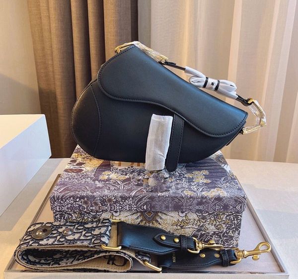 handbag saddle bag genuine leather with shoulder strap purse metal pendant shoulder bags women crossbody bag cowhide handbag
handbag saddle bag genuine leather with shoulder strap purse metal pendant shoulder bags women crossbody bag cowhide handbag