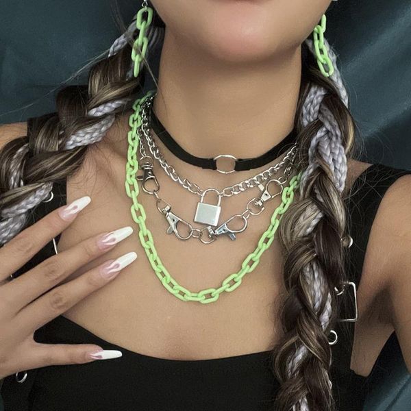 chokers 4pcs/set punk multilayer chunky chain necklace set for female men hip hop lock pendant button gothic jewelry 2021, Golden;silver
chokers 4pcs/set punk multilayer chunky chain necklace set for female men hip hop lock pendant button gothic jewelry 2021, Golden;silver