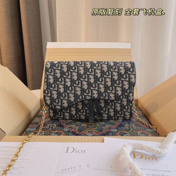 light luxury 2021 new trend fashion versatile old flower chain saddle bag hand bag slung leisure one shoulder lady zmm zmm
light luxury 2021 new trend fashion versatile old flower chain saddle bag hand bag slung leisure one shoulder lady zmm zmm