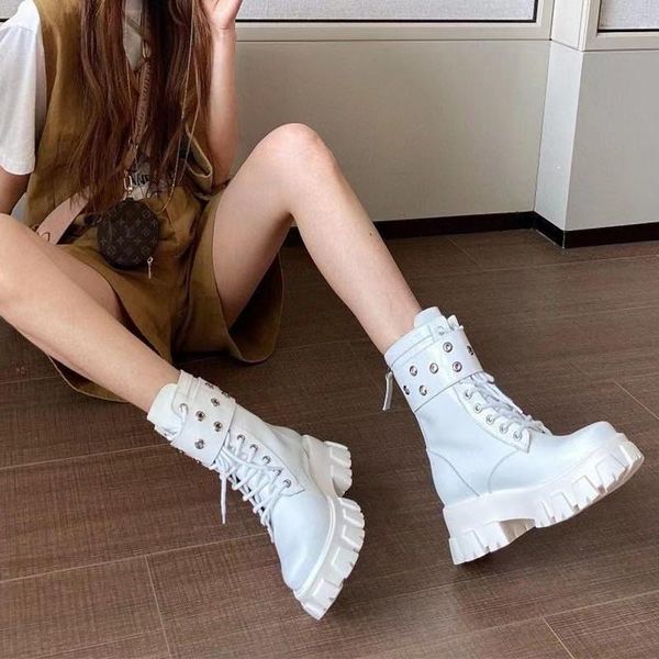 boots women genuine leather thick bottom shoes lace up buckle decor platform ankle designer shoe, Black
boots women genuine leather thick bottom shoes lace up buckle decor platform ankle designer shoe, Black