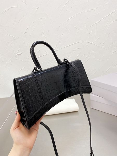 special design shoulder bags fashion crossbody bag women trend hourglass classic messenger leather shopping handbag lady cool purse
special design shoulder bags fashion crossbody bag women trend hourglass classic messenger leather shopping handbag lady cool purse