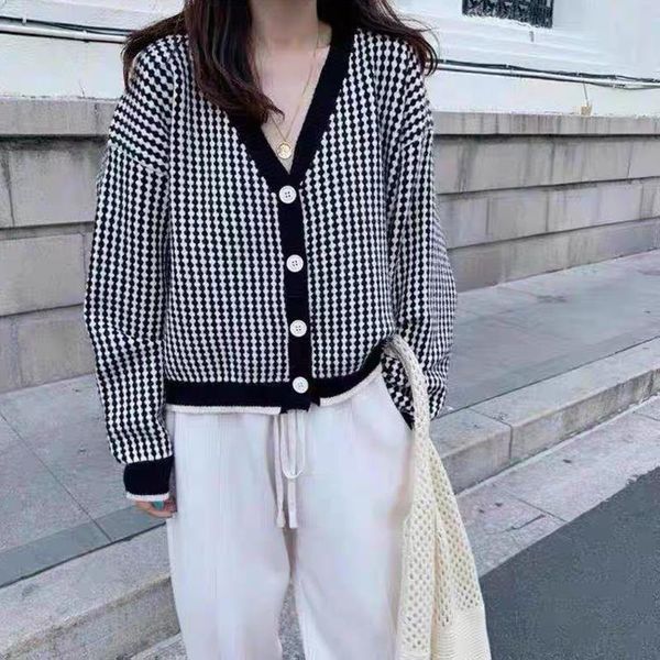 women's knits & tees fashion temperament women sweater knitted cardigan v-neck long-sleeved casual loose solid buttons elegant, White
women's knits & tees fashion temperament women sweater knitted cardigan v-neck long-sleeved casual loose solid buttons elegant, White