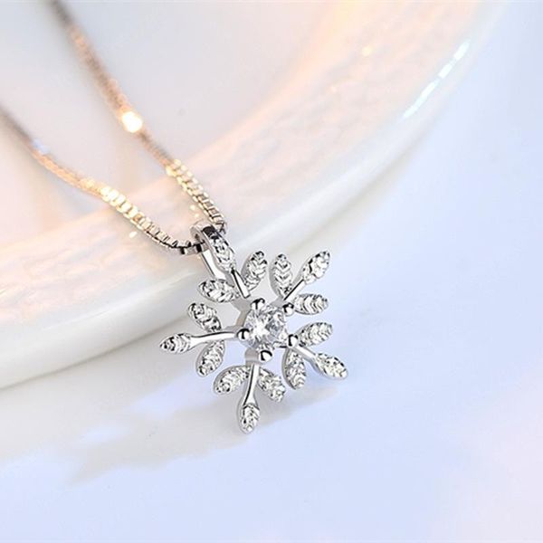 925 sterling silver necklace pendant fashion jewelry woman flower crystal zircon necklace length 45cm
925 sterling silver necklace pendant fashion jewelry woman flower crystal zircon necklace length 45cm