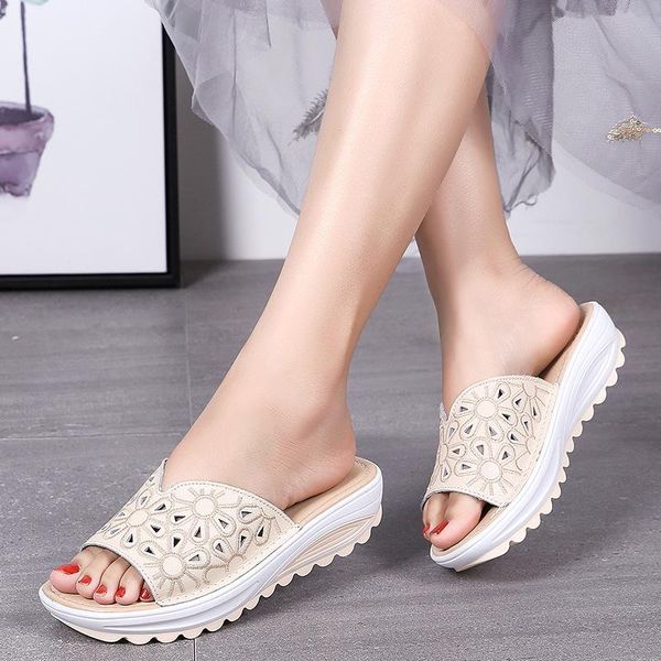 slippers zzpohe summer leather female fashion outdoor middle-aged mother non-slip soft bottom comfortable ladies beach sandals, Black
slippers zzpohe summer leather female fashion outdoor middle-aged mother non-slip soft bottom comfortable ladies beach sandals, Black