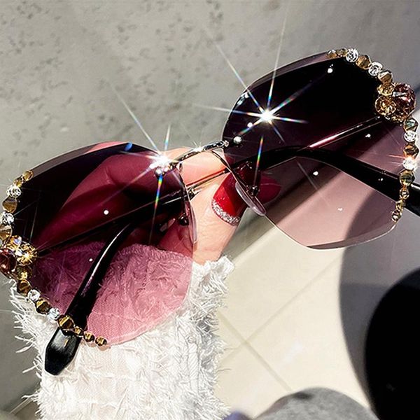 sunglasses 2021 fashion rimless women brand designer alloy frame oversize gradient sun glasses shades for female gafas de sol, White;black
sunglasses 2021 fashion rimless women brand designer alloy frame oversize gradient sun glasses shades for female gafas de sol, White;black