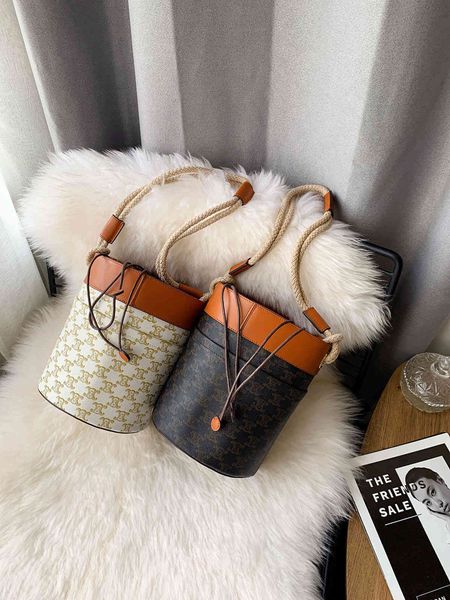 outlet leather flower foreign style women's old triumphal summer armpit triumphal arch rope bucket bag yw yw luxurys designers bag
outlet leather flower foreign style women's old triumphal summer armpit triumphal arch rope bucket bag yw yw luxurys designers bag