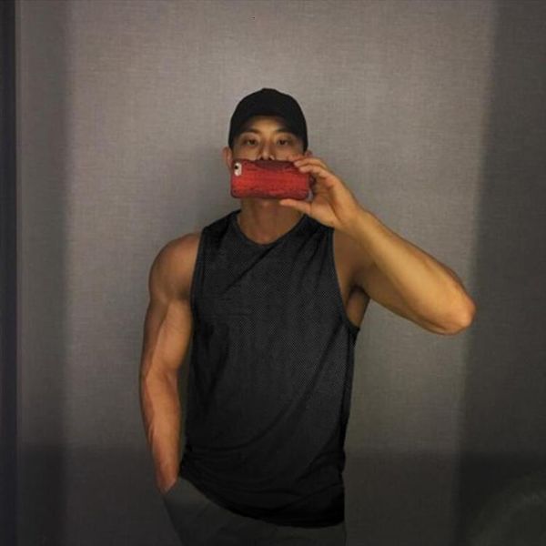 summer solid color mesh gym men clothing mens bodybuilding stringer tank fitness sleeveless shirt running vest singlets, White;black
summer solid color mesh gym men clothing mens bodybuilding stringer tank fitness sleeveless shirt running vest singlets, White;black