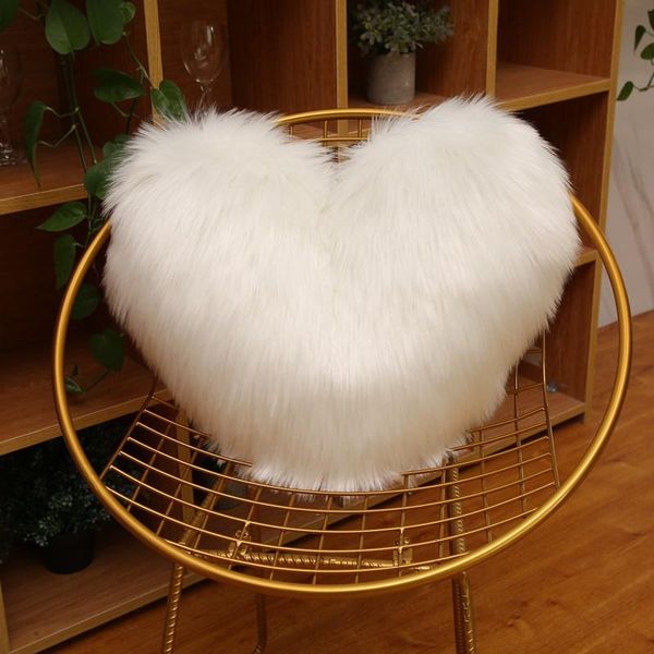 cushion/decorative pillow long plush faux fur sofa cushion with heart shape solid color
cushion/decorative pillow long plush faux fur sofa cushion with heart shape solid color