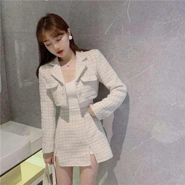 vrouwen suits winter nieuwe mode womens dresses witte wollen korte jas hoge taille a lijn rok tweedelige sets, White
vrouwen suits winter nieuwe mode womens dresses witte wollen korte jas hoge taille a lijn rok tweedelige sets, White