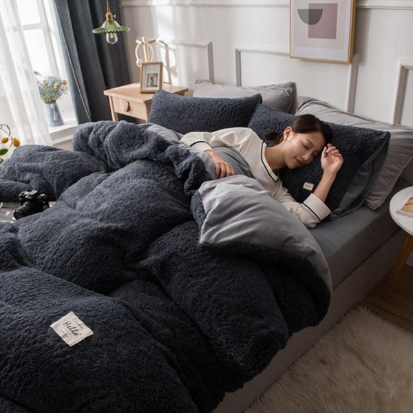 bedding sets a side lamb cashmere + b flannel fleece set winter bedclothes black bed cover flat sheet pillowcase 2021 3/4pcs
bedding sets a side lamb cashmere + b flannel fleece set winter bedclothes black bed cover flat sheet pillowcase 2021 3/4pcs