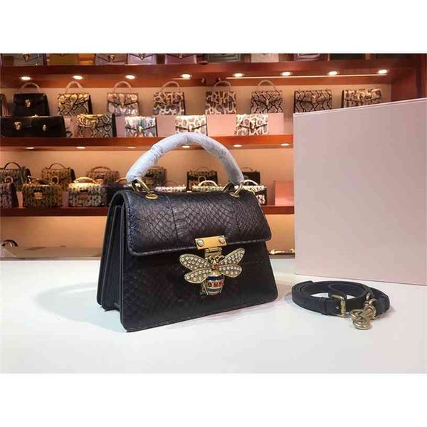 2021 queen bee navy bag hand-held messenger fashion whole real python leather kellyss high version luxuryss designerss yw
2021 queen bee navy bag hand-held messenger fashion whole real python leather kellyss high version luxuryss designerss yw
