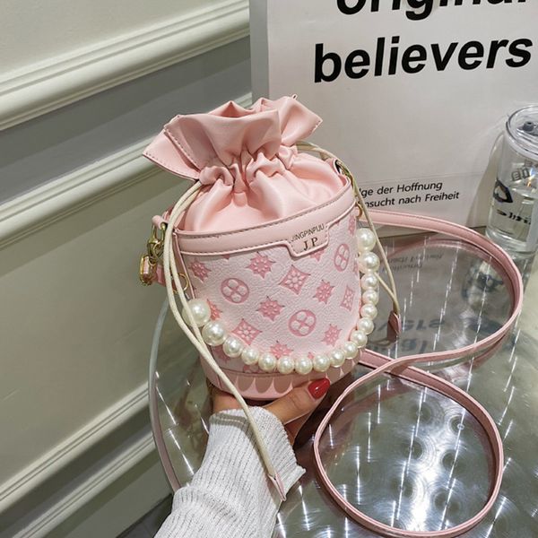luxury handbags small female 2021 new fashion sense foreign style messenger embossed pearl portable bucket bag
luxury handbags small female 2021 new fashion sense foreign style messenger embossed pearl portable bucket bag