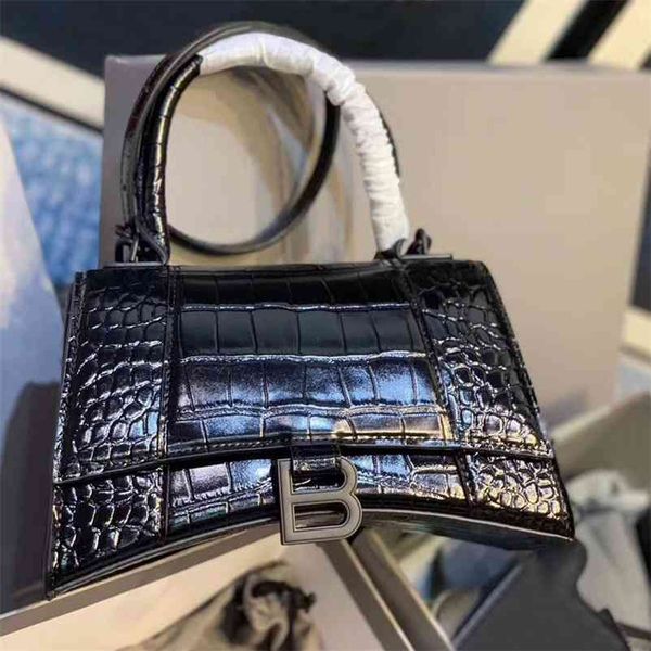 fashion alligator hourglass bag leather women's one shoulder straddle luxuryss designerss yw ubbx designers handbag yw balencaiga 
fashion alligator hourglass bag leather women's one shoulder straddle luxuryss designerss yw ubbx designers handbag yw balencaiga