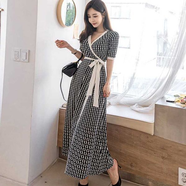 summer v neck slim retro print wrap split long dress party office ladies high waist beach maxi dresses femme vestidos 210526, Black;gray
summer v neck slim retro print wrap split long dress party office ladies high waist beach maxi dresses femme vestidos 210526, Black;gray