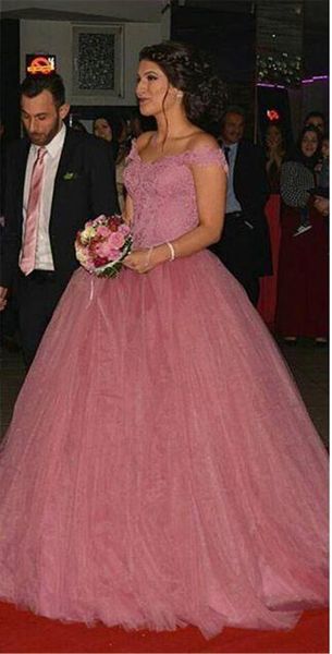 evening dresses off the shoulder plus size vestido de festa casamento v-neck tulle ball gown prom es long party, Black;red
evening dresses off the shoulder plus size vestido de festa casamento v-neck tulle ball gown prom es long party, Black;red