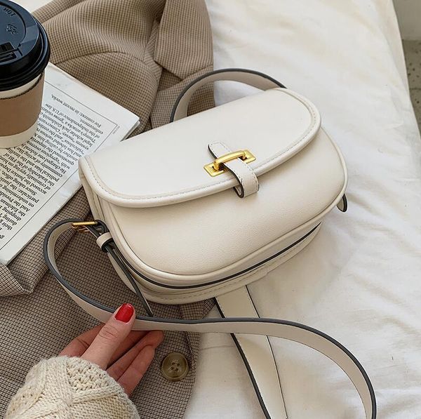 cross body 2021 trendy fashion single shoulder semicircle crossbody bag retro casual wide strap saddle summer female
cross body 2021 trendy fashion single shoulder semicircle crossbody bag retro casual wide strap saddle summer female