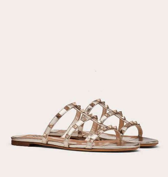 luxury factory wholesale light shoes rock spiked women slipper sandal stud flat metallic nappa slide sandanls brands lady flats slippers, Black
luxury factory wholesale light shoes rock spiked women slipper sandal stud flat metallic nappa slide sandanls brands lady flats slippers, Black