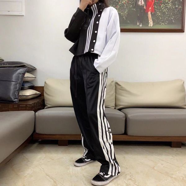 new breasted women's ad2021 long sleeve sports black and white stitching striped jacket baseball short#3254
new breasted women's ad2021 long sleeve sports black and white stitching striped jacket baseball short#3254