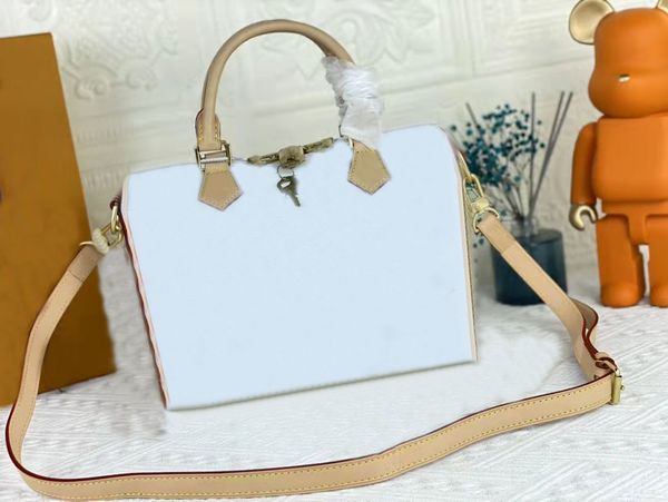 classic lady handbag designer colorful messenger bag leather large-capacity handbags evening party backpack shopping business occasions pill
classic lady handbag designer colorful messenger bag leather large-capacity handbags evening party backpack shopping business occasions pill