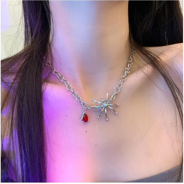 chains modern jewelry cool spider pendant necklace 2021 design red glass chain for women party gifts, Silver
chains modern jewelry cool spider pendant necklace 2021 design red glass chain for women party gifts, Silver
