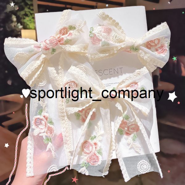 2022 ins fashion elegant women hair clips white rose floral lace bowknot printing streamer hairpin hair band girls hair accessories in stock, Slivery;white
2022 ins fashion elegant women hair clips white rose floral lace bowknot printing streamer hairpin hair band girls hair accessories in stock, Slivery;white