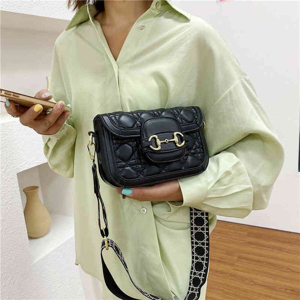 2022 latest models handbag wholesale women korean summer single shoulder embroidered thread women's saddle
2022 latest models handbag wholesale women korean summer single shoulder embroidered thread women's saddle