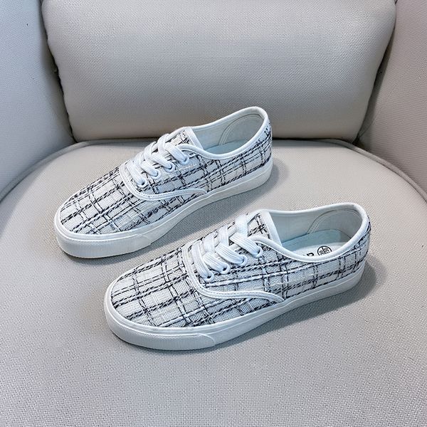 Canvas Shoes 2021 Summer New Fashion White Breathable Women Vulcanized Shoes High Quality Non-slip Leisure Walking Flattie Shoes, Black
Canvas Shoes 2021 Summer New Fashion White Breathable Women Vulcanized Shoes High Quality Non-slip Leisure Walking Flattie Shoes, Black