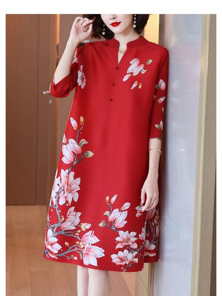 casual dresses selling miyake pleated one-piece dress stand neck improved cheongsam chinese style magnolia print a-line in stock, Black;gray
casual dresses selling miyake pleated one-piece dress stand neck improved cheongsam chinese style magnolia print a-line in stock, Black;gray