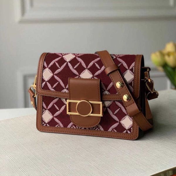 mirror quality since 1854 mini 20cm cross body bag genuine leather shoulder bags women messenger bagss lady wallet fashion purse
mirror quality since 1854 mini 20cm cross body bag genuine leather shoulder bags women messenger bagss lady wallet fashion purse