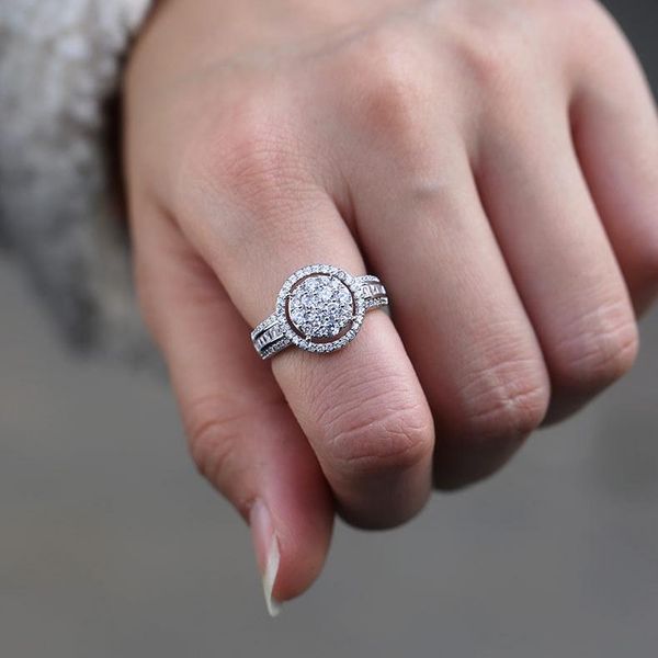 wedding rings vintage female white crystal stone ring charm silver color hollow for women dainty round zircon engagement, Slivery;golden
wedding rings vintage female white crystal stone ring charm silver color hollow for women dainty round zircon engagement, Slivery;golden