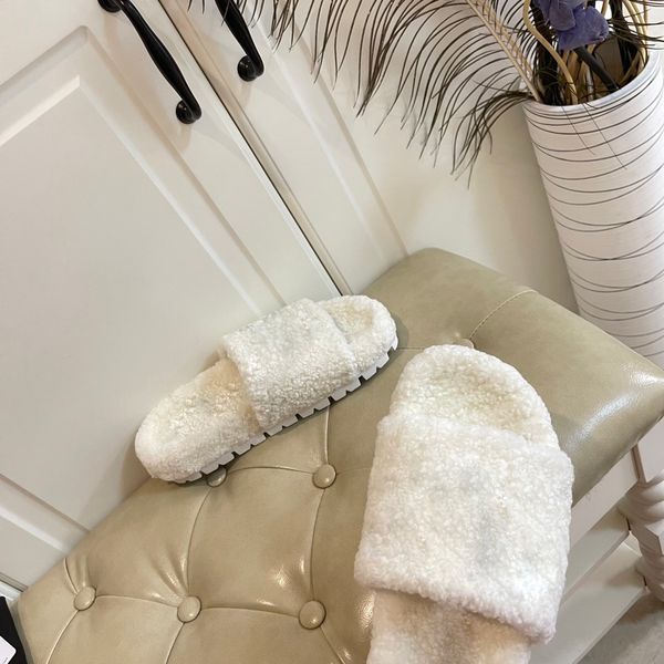ladies plush slides designer shoes classics woolen solid slippers luxury casual white sandals anti slip and wear resistance indoor winter, Black
ladies plush slides designer shoes classics woolen solid slippers luxury casual white sandals anti slip and wear resistance indoor winter, Black
