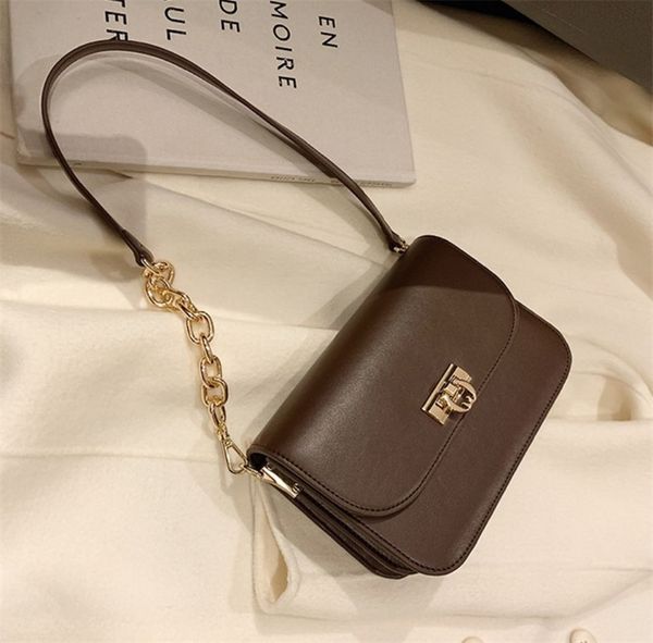 Designers Duffel Bags 45CM 55CM luxury large capacity travel sale High quality women men Genuine Leather shoulder Fashion bag carry rivets with lock head prlt, Sky blue
Designers Duffel Bags 45CM 55CM luxury large capacity travel sale High quality women men Genuine Leather shoulder Fashion bag carry rivets with lock head prlt, Sky blue