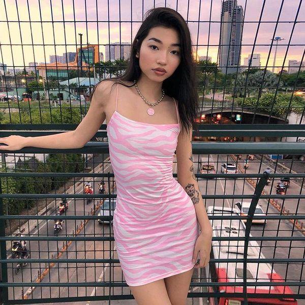 casual dresses fashion dress women print sweet party sleeveless club women's backless spaghetti straps female streetwear, Black;gray
casual dresses fashion dress women print sweet party sleeveless club women's backless spaghetti straps female streetwear, Black;gray