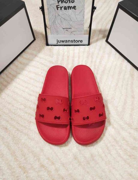 men designer slippers women sandals fashion beach shoes flat non-slip classical hole slipper with box size 35-46, Black
men designer slippers women sandals fashion beach shoes flat non-slip classical hole slipper with box size 35-46, Black