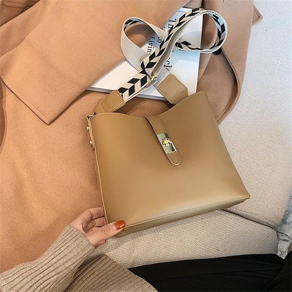 cross body vintage simple small pu leather satchels crossbody bags for woman 2021 designer fashion lady luxury wide shoulder straps handbag
cross body vintage simple small pu leather satchels crossbody bags for woman 2021 designer fashion lady luxury wide shoulder straps handbag
