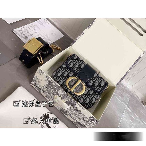 bag women 2021 new montaigne box bag embroidery old flower fashion versatile one shoulder slant span full package products zly bags
bag women 2021 new montaigne box bag embroidery old flower fashion versatile one shoulder slant span full package products zly bags