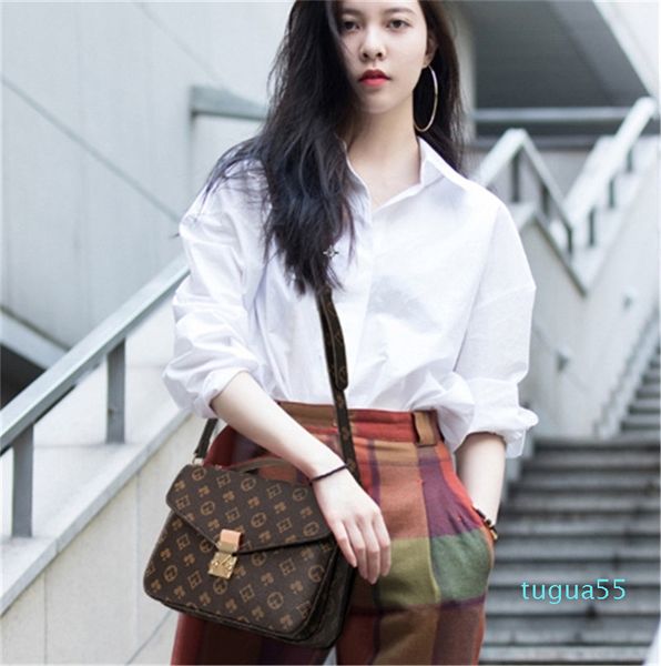 designer classic fashion bags retro messenger bag, shoulder diagonal, portable handbag, leather
designer classic fashion bags retro messenger bag, shoulder diagonal, portable handbag, leather