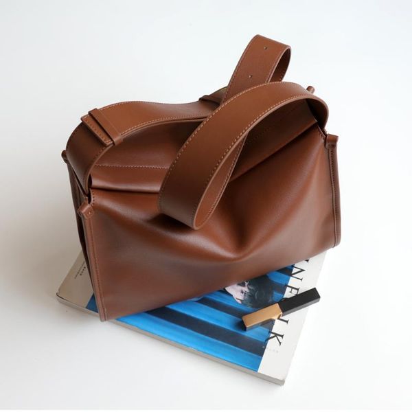 evening bags women's bag 2021 commuter temperament soft leather shoulder messenger luxury handbags women designer
evening bags women's bag 2021 commuter temperament soft leather shoulder messenger luxury handbags women designer