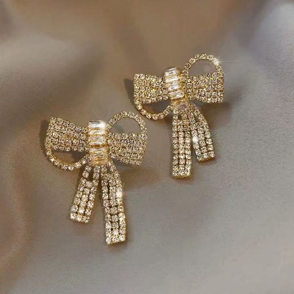 70%off s925 korean net red ultra flash diamond zircon bow fashion temperament versatile advanced sense earrings, Silver
70%off s925 korean net red ultra flash diamond zircon bow fashion temperament versatile advanced sense earrings, Silver