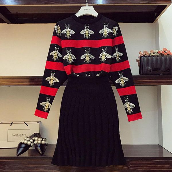 two piece dress bees jacquard knitted striped sweater set women and midi pleated skirt suit vintage runway clothing 2021 a112, White
two piece dress bees jacquard knitted striped sweater set women and midi pleated skirt suit vintage runway clothing 2021 a112, White