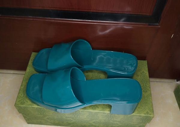 designer shoes 2021 summer fashion jelly slide print slippers luxury bathroom beach shoes women's sandals guide gift box 35-41, Black
designer shoes 2021 summer fashion jelly slide print slippers luxury bathroom beach shoes women's sandals guide gift box 35-41, Black