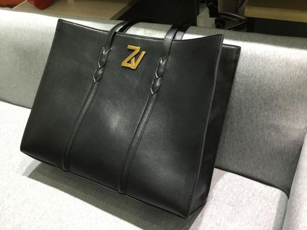 waist bags women' black leather bag letter wings decoration large capacity ladies one-shoulder tote simple 2021 fashion handbags
waist bags women' black leather bag letter wings decoration large capacity ladies one-shoulder tote simple 2021 fashion handbags
