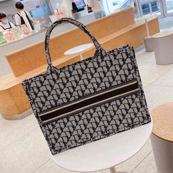 factory direct sale 75% off large capacity women 2021 new net red women's leisure foreign style high sense tote bags
factory direct sale 75% off large capacity women 2021 new net red women's leisure foreign style high sense tote bags