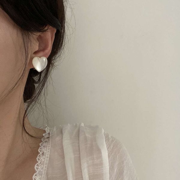 white moonlight peach fairy earrings female high sense fashion simple
white moonlight peach fairy earrings female high sense fashion simple