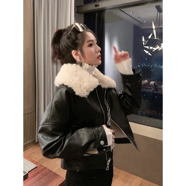 Hong Kong Style autumn and winter plush fur coat black motorcycle women's short 2021 lamb wool collar thickened jacket fashion
Hong Kong Style autumn and winter plush fur coat black motorcycle women's short 2021 lamb wool collar thickened jacket fashion