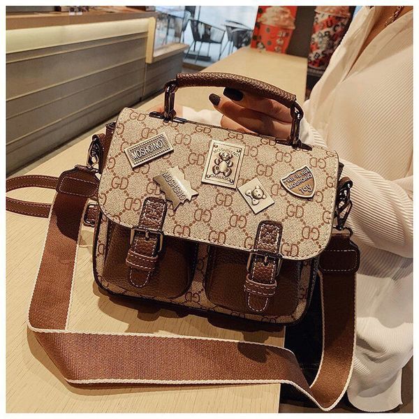 ins bag women's 2021 net red broadband one shoulder small square retro messenger luxuryss designerss yw
ins bag women's 2021 net red broadband one shoulder small square retro messenger luxuryss designerss yw